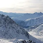 Mischabelblick Apartman *